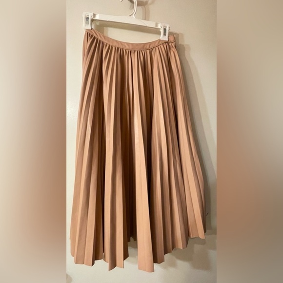 Essentiel Antwerp Adapt fake leather skirt NWT - Picture 3 of 7